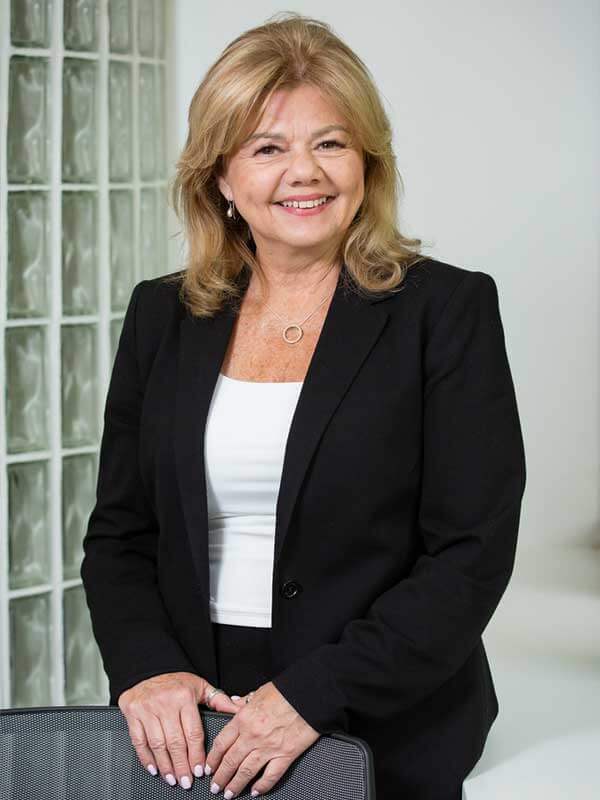 Lisa Pelrine