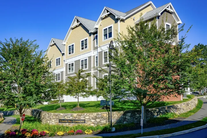 Conifer Hill Commons